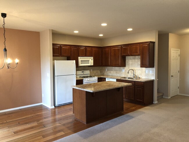 Building Photo - Excellent Sherwood Location