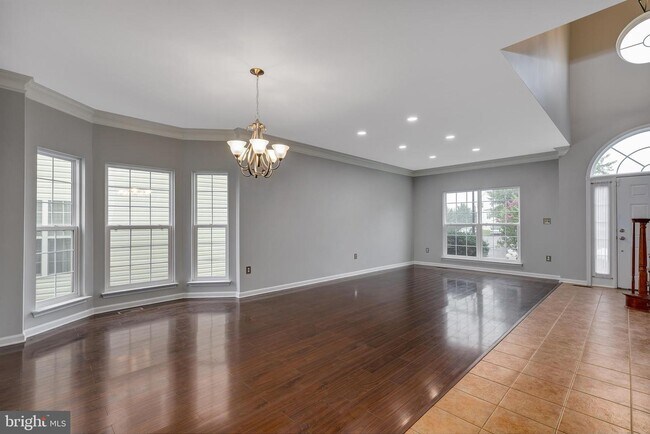 Building Photo - 2301 Blue Spruce Dr