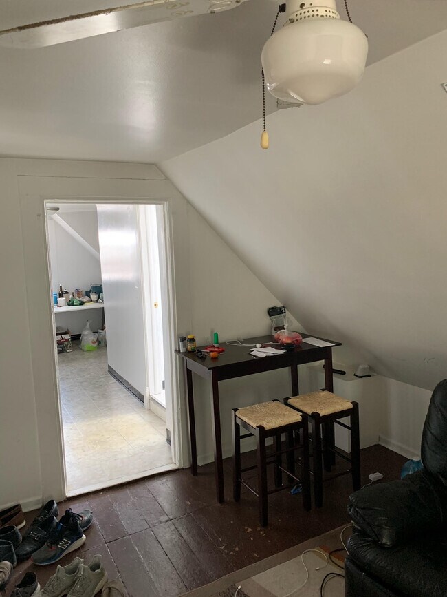 Foto del edificio - 2222 W Dickens Ave