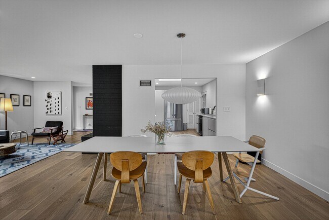 Foto del edificio - 1624 W 50th St