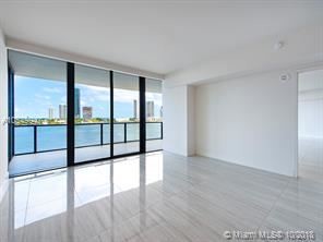 Foto del edificio - 5000 Island Estates Dr