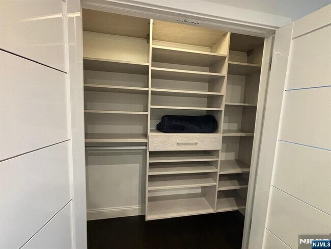 Foto del edificio - 20 Veterans Way