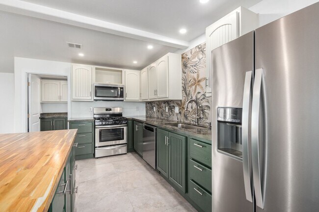 Building Photo - DESIGNER TOUCHES 3 bed/1 bath in Arcadia!