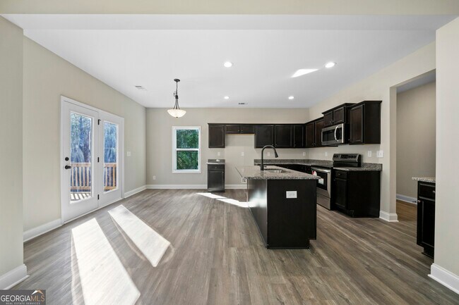 Building Photo - 280 Mulberry Dr