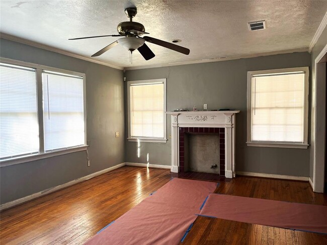 Building Photo - 7551 El Rancho St