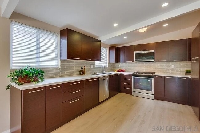 Building Photo - 5410 Baja Dr