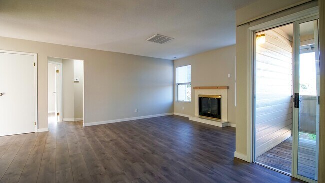 Building Photo - 1017 N Stilson Rd