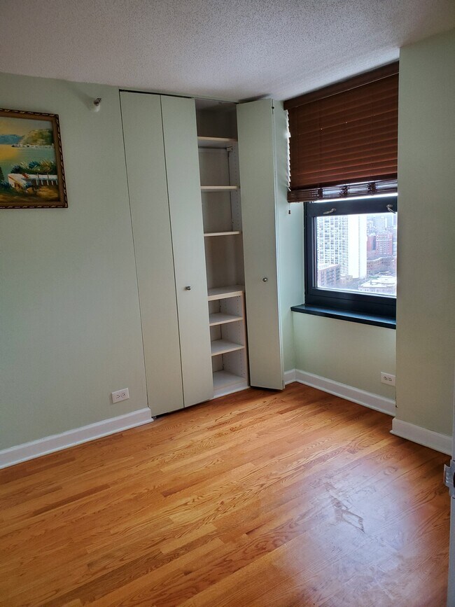 bedroom - 3660 N Lake Shore Dr