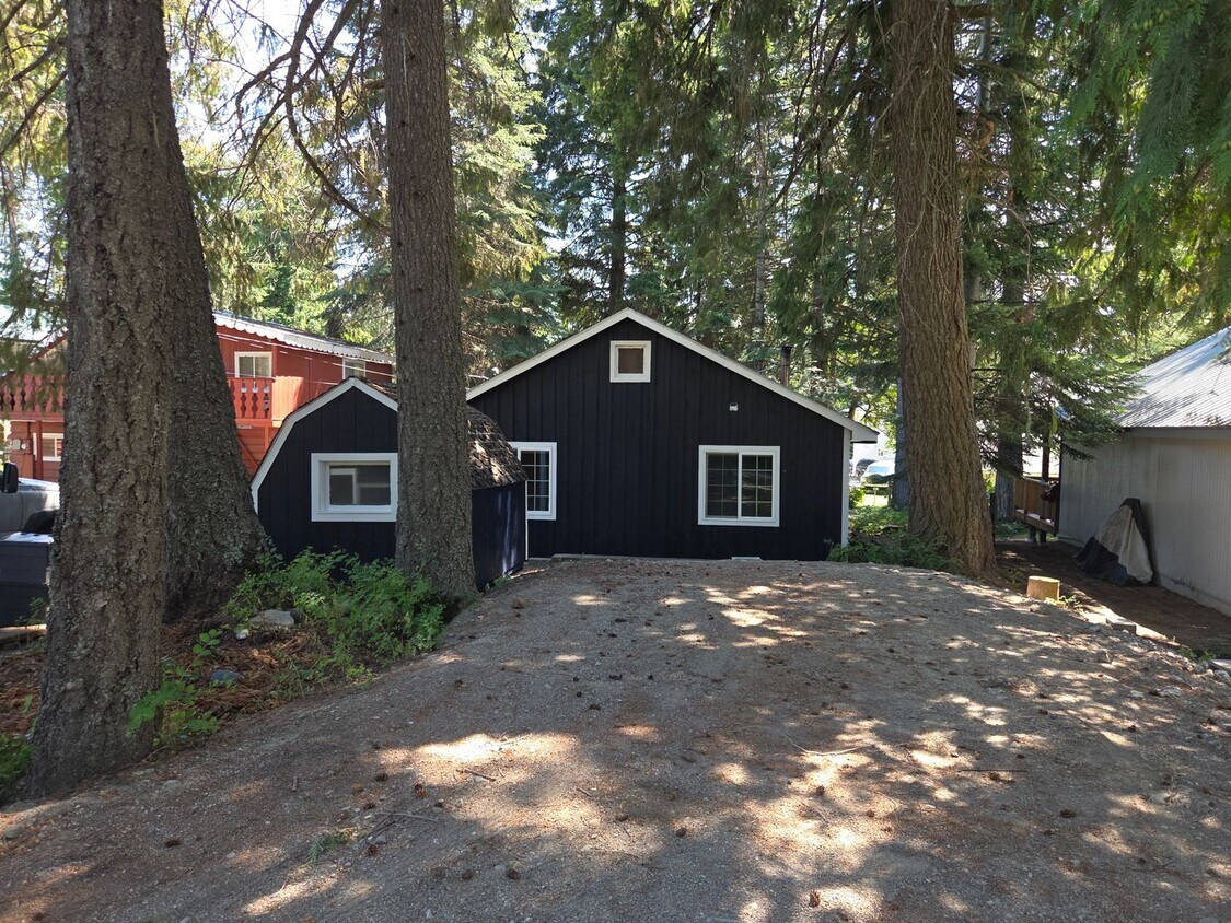 Foto principal - 2 Bed 1 Bath on Diamond Lake Secondary Lot