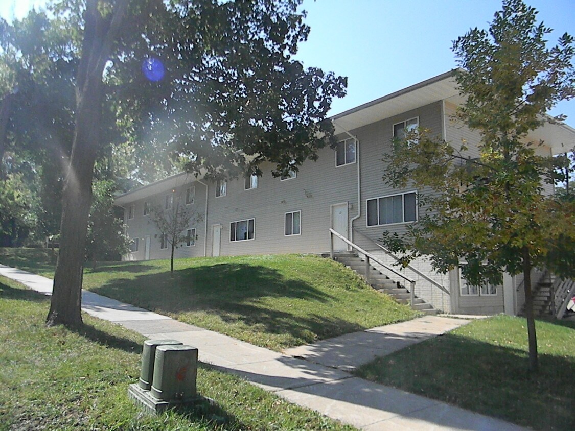 2223 Walnut St Unit 23, Cedar Falls, IA 50613 Apartments in Cedar