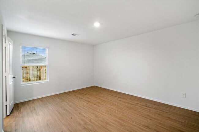 Building Photo - 104 Pine Bend Ct