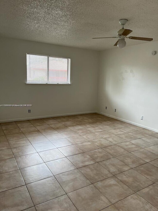 Foto del edificio - 4311 NW 19th St