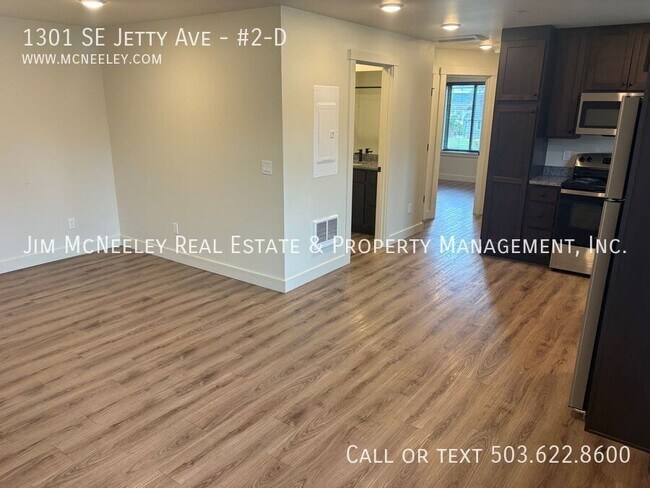 Building Photo - 1301 SE Jetty Ave