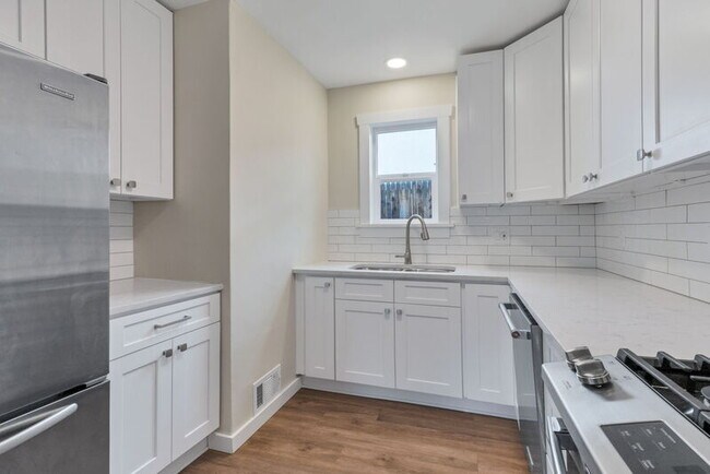 Foto del edificio - 134 S Quitman St