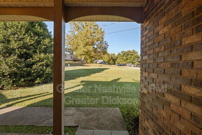 Building Photo - 8119 Vaughn Cir