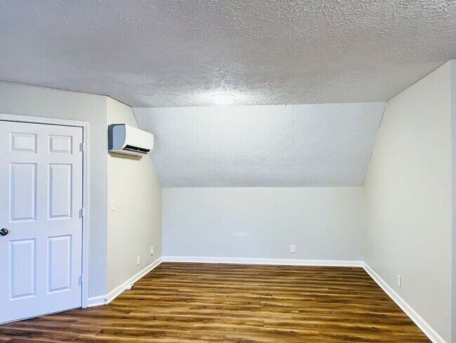 Foto del edificio - 405 Pleasant Run Rd