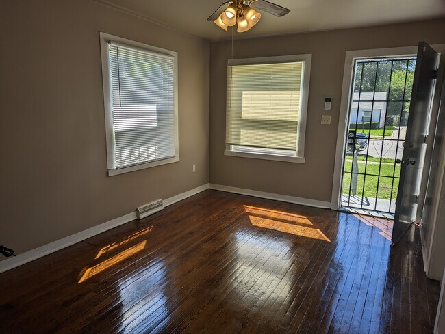 Foto del edificio - 739 Burr St