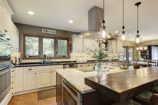 Foto del edificio - 11400 Burr Oak Ln