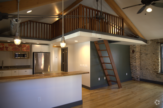 Building Photo - 811 Williamson St