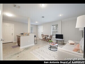 Foto del edificio - 1119 W Myrtle St