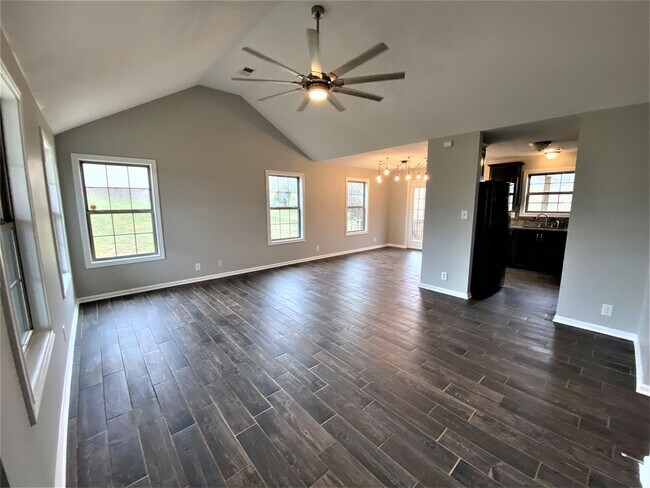 Foto del edificio - 4 Bedroom Pet Friendly Home For Rent Over ...