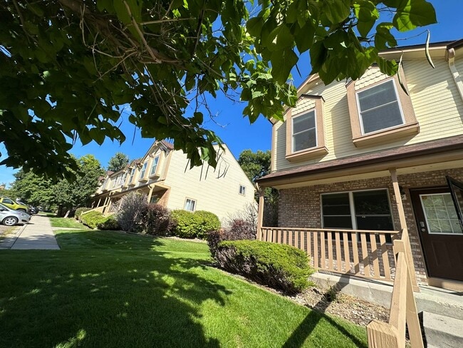 Charming 3b/3b Townhome In Downtown Louisville - Charming 3b/3b Townhome In Downtown Louisville