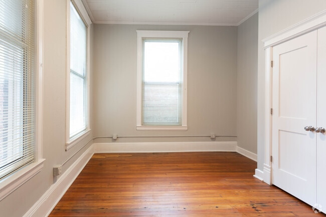 2BR, 2BA_1100SF - The Wood Building
