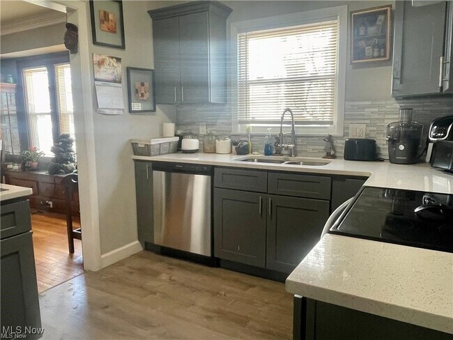 Foto del edificio - 2117 Waterbury Rd
