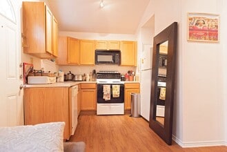 Building Photo - 4508 Bennett Ave