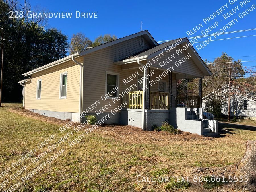 Primary Photo - Great location. Only a three minute drive ...