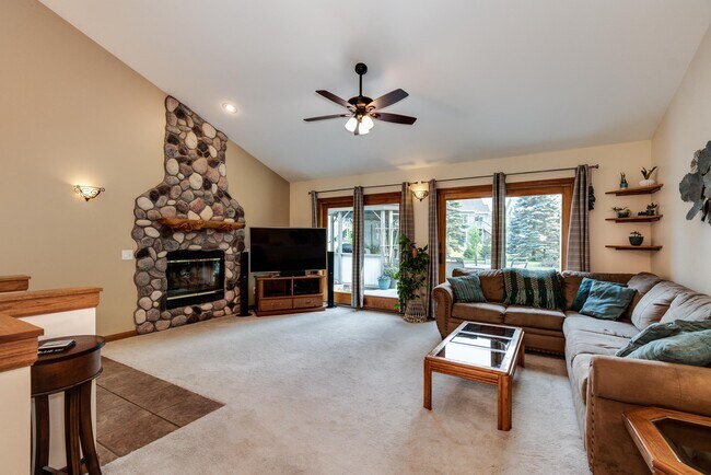 Foto del edificio - 5221 Co Hwy CC