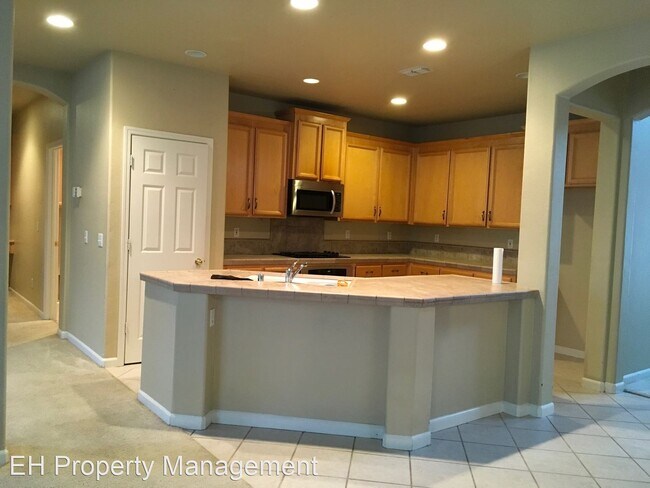 Foto del edificio - 4 br, 3 bath House - 4708 Lusitano Way