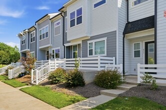 Building Photo - 615 Myrick Aly