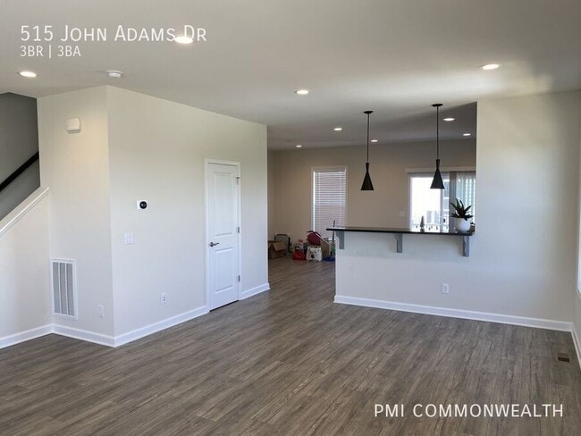 Building Photo - 515 John Adams Dr NW