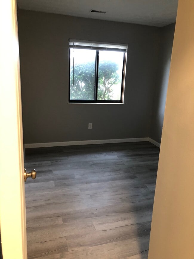 Building Photo - 624 Pebble Place Dr