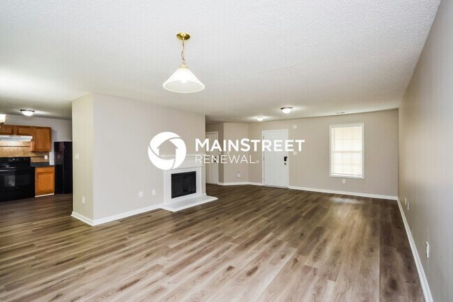 Building Photo - 4 Bedroom Pet-Friendly Home in Lithonia, GA with Main Street Renewal