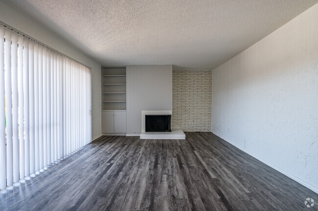 1BR, 1BA - 663SF - Eclipse Oak Lawn
