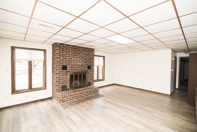 Building Photo - 2610 Schott Rd