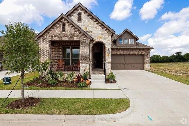 Building Photo - 2213 Laguna Dr