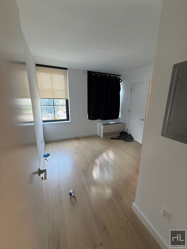 Foto del edificio - NORTHERN BOULEVARD