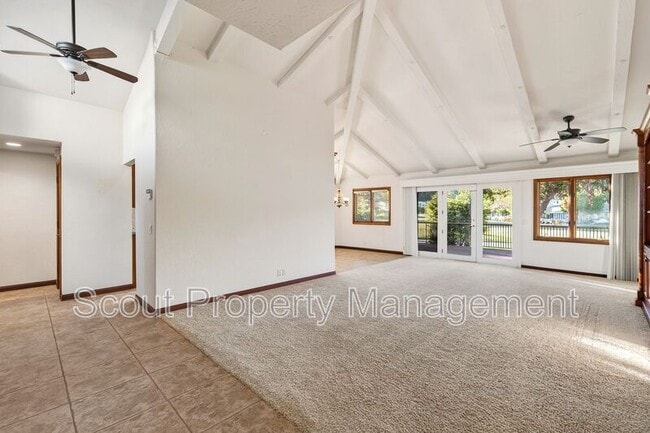 Building Photo - 38285 Oaktree Loop