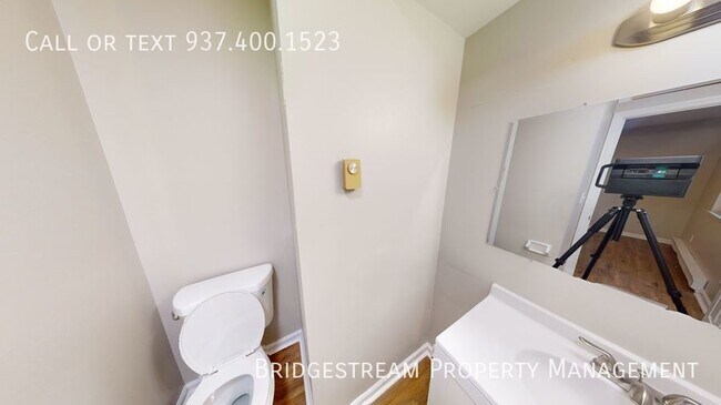 Foto del edificio - Beautiful 2 Bedroom Upper Level Unit in Tr...