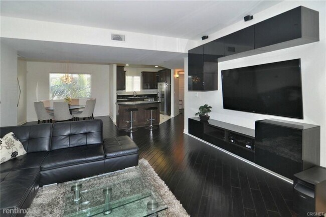 Building Photo - 2 br, 2 bath House - 4424 Whitsett Ave Apt...