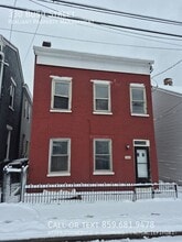 Building Photo - 330 Bush St