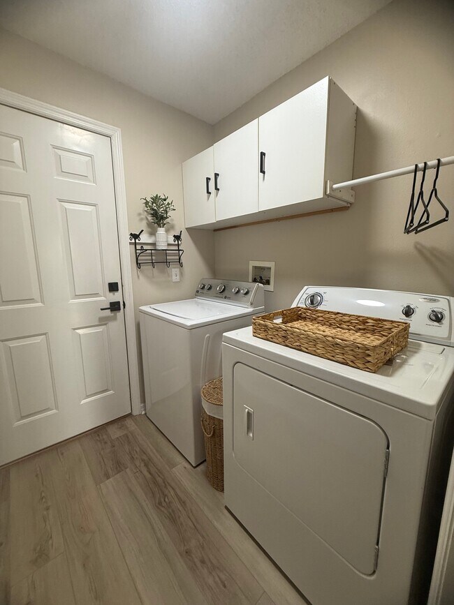 Foto del edificio - 1744 Arash Cir