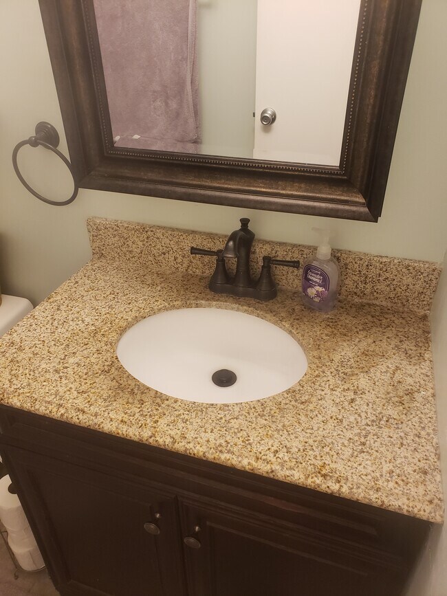 Building Photo - 5932 Cove Landing Rd