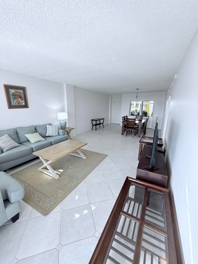 Foto del edificio - 2851 S Ocean Blvd