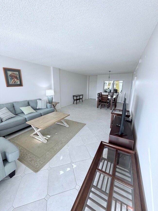 Building Photo - 2851 S Ocean Blvd