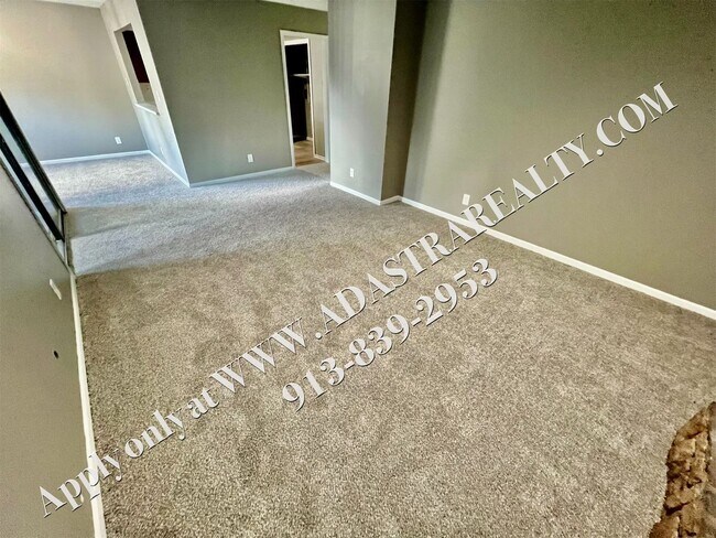 Foto del edificio - 1310 E 123rd Terrace