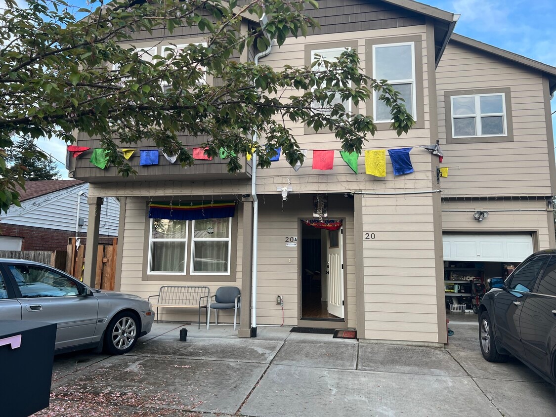 Primary Photo - 20 SE 129th Ave